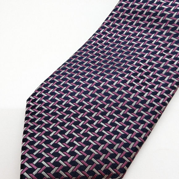 Men's Michael Kors 100% Polyester Slim Neck Tie - Navy, Mauve and Gray Geometric - Picture 2 of 7